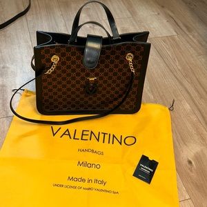 Stunning VALENTINO bag